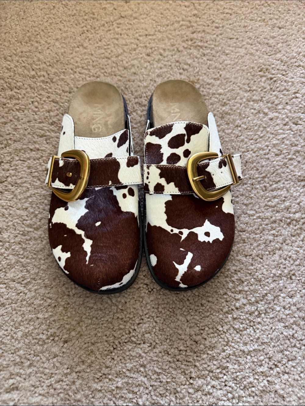 Mango Cowhide Buckle Slip-On Clogs - Brown & White